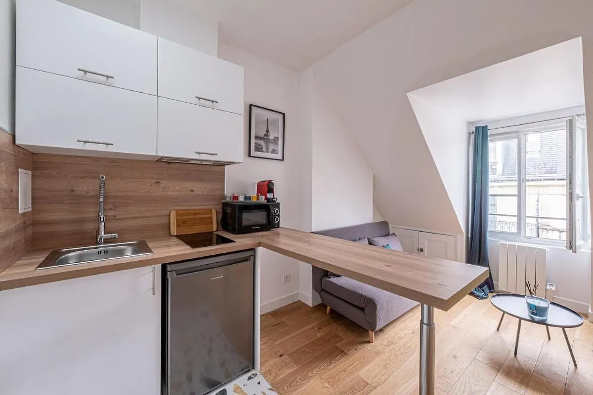 Studio Arc De Triomphe Champs Elysees Apartment Paris