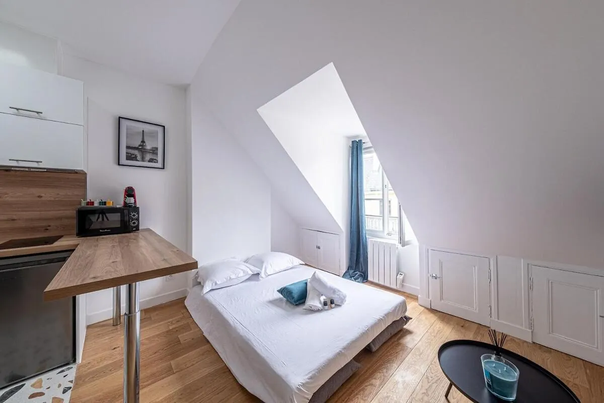 Studio Arc De Triomphe Champs Elysees Apartment Paris
